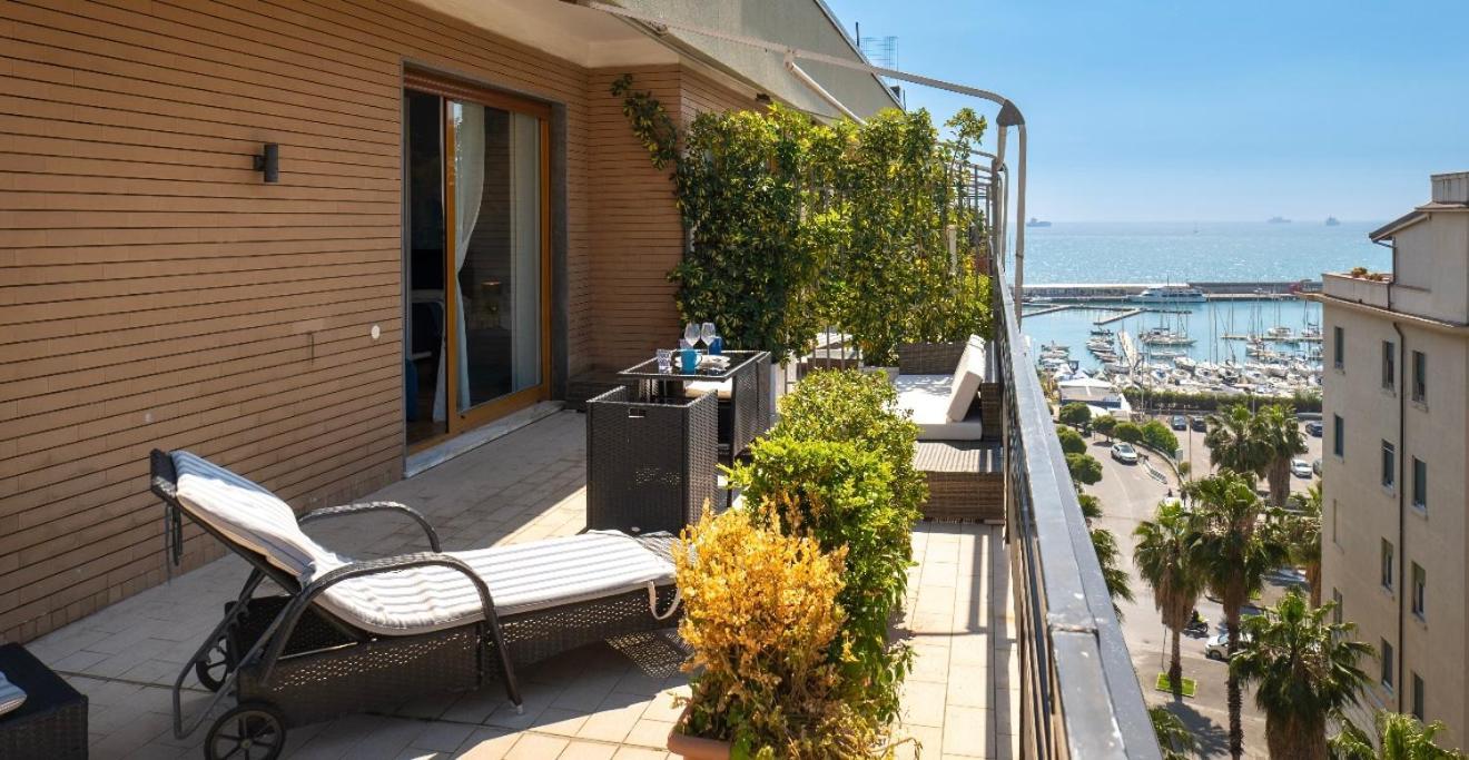 Mareluna Penthouse - Luxury Suites Salerno Luaran gambar